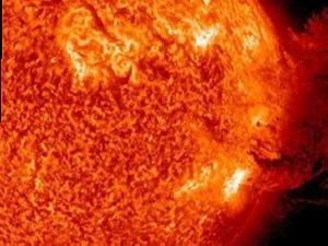 Потужні магнітні бурі загрожують Землі через активну області на сонце